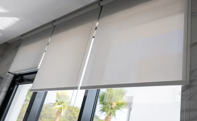 Sunscreen roller blinds